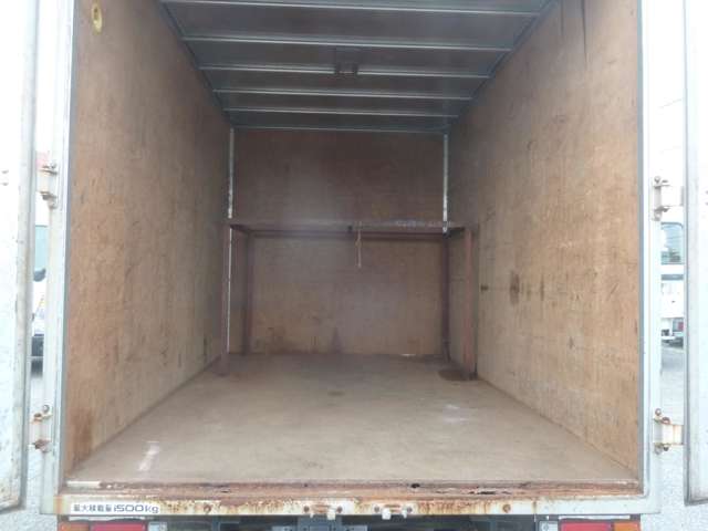 Isuzu Elf 9