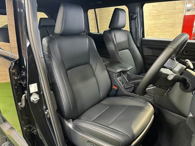 Toyota Land Cruiser FJ 11