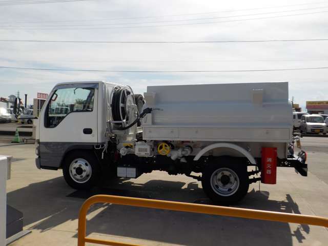 Isuzu Elf 3