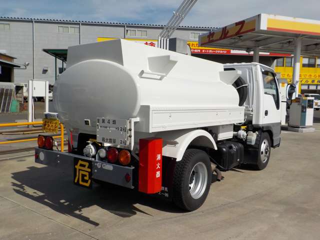 Isuzu Elf 6