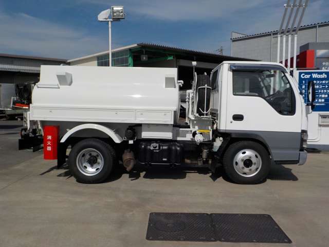 Isuzu Elf 7