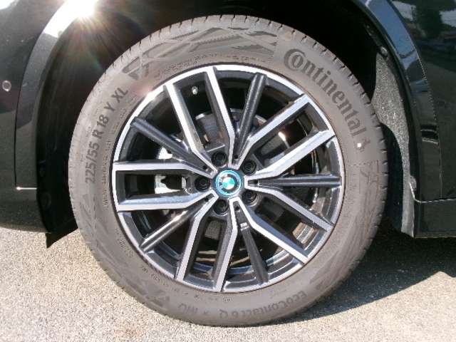 BMW iX1 12