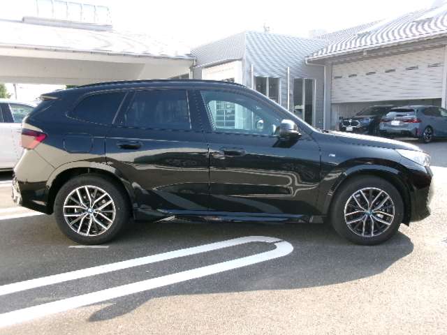 BMW iX1 9