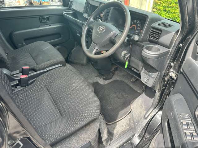 Toyota Pixis Van 4