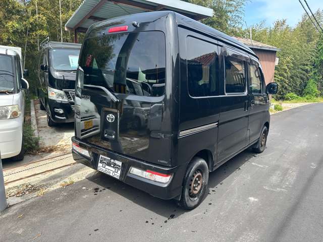 Toyota Pixis Van 10