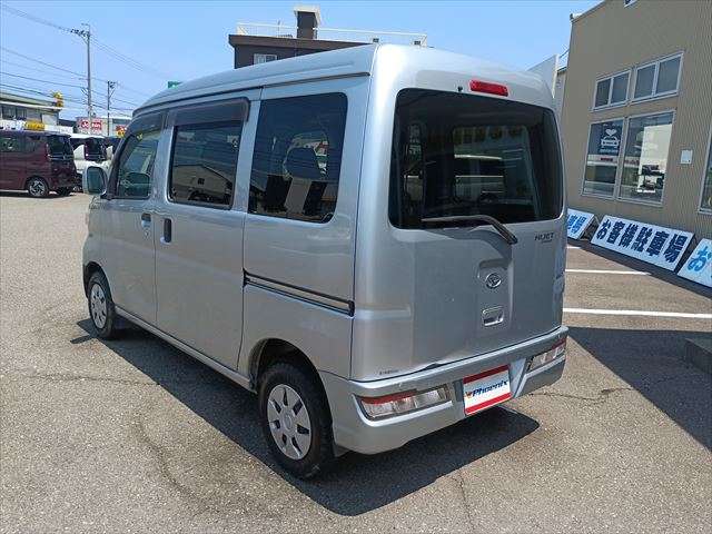 Daihatsu Hijet Cargo 8
