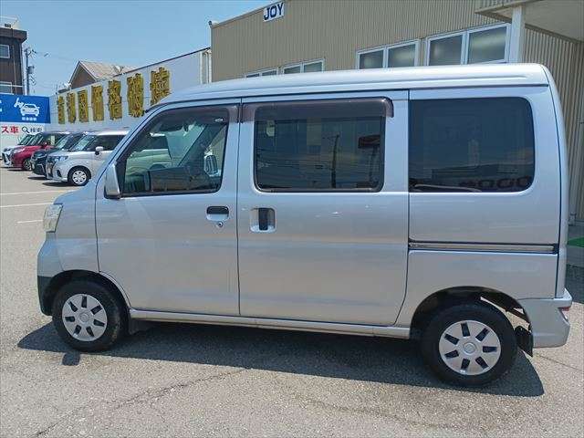 Daihatsu Hijet Cargo 9