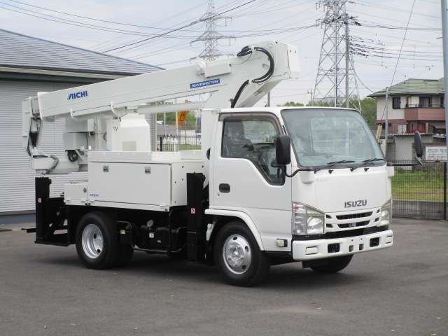 Isuzu Elf 2