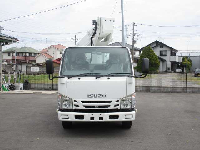 Isuzu Elf 7