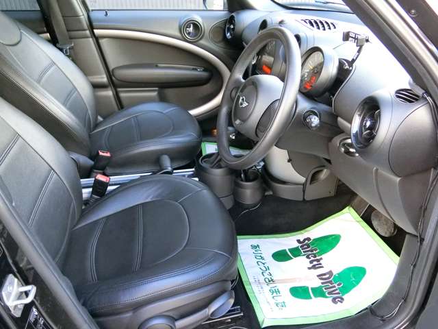 MINI Crossover 8