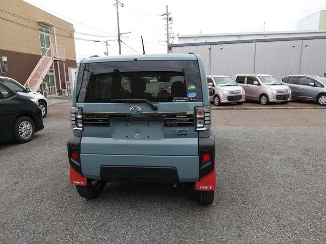 Daihatsu Taft 6