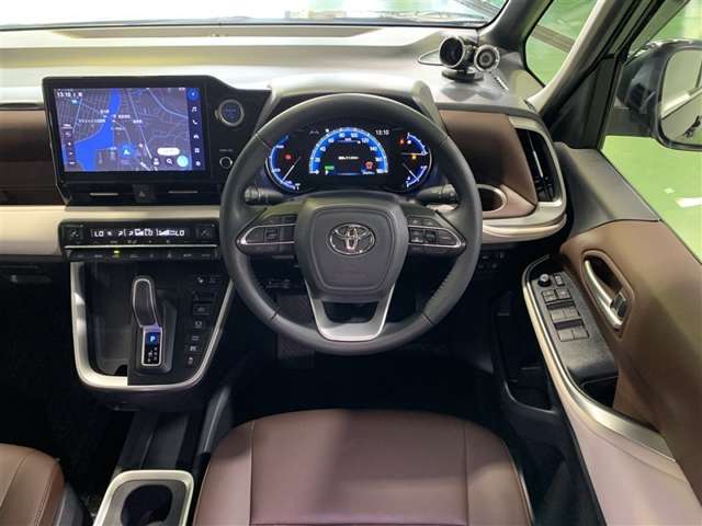Toyota Noah 4