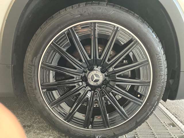 Mercedes-Benz GLB 6