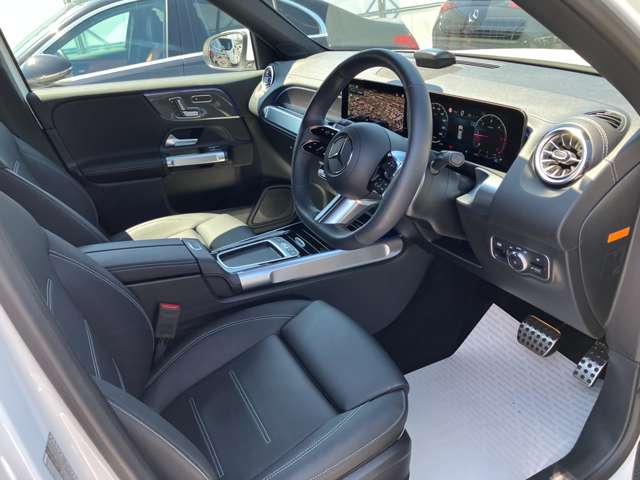 Mercedes-Benz GLB 8
