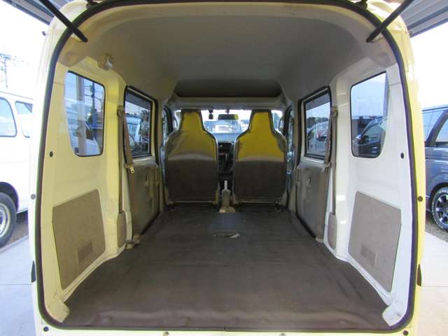 Nissan NV100 Clipper 10