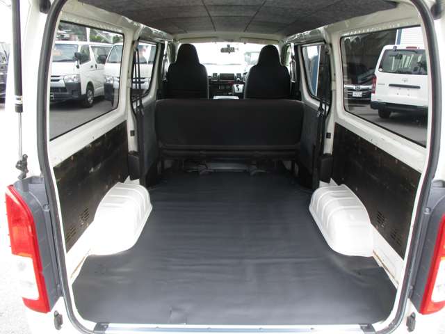 Toyota Regius Ace 12