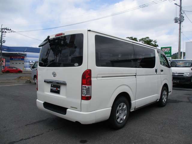 Toyota Regius Ace 6
