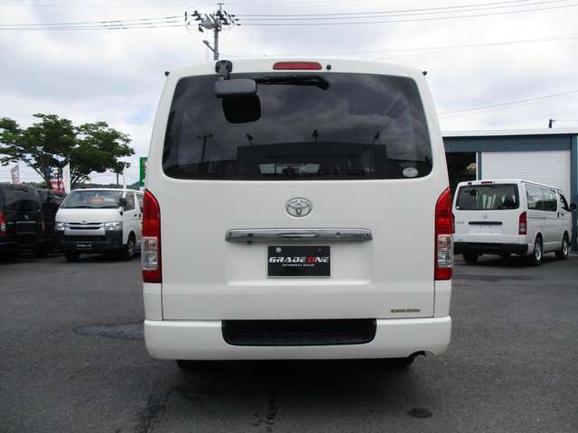 Toyota Regius Ace 7