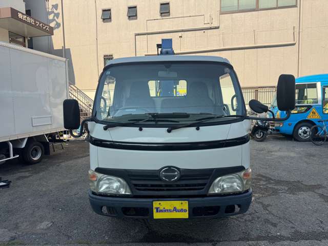 Hino Dutro 3