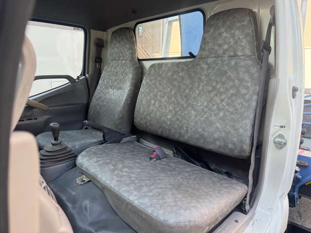 Hino Dutro 8