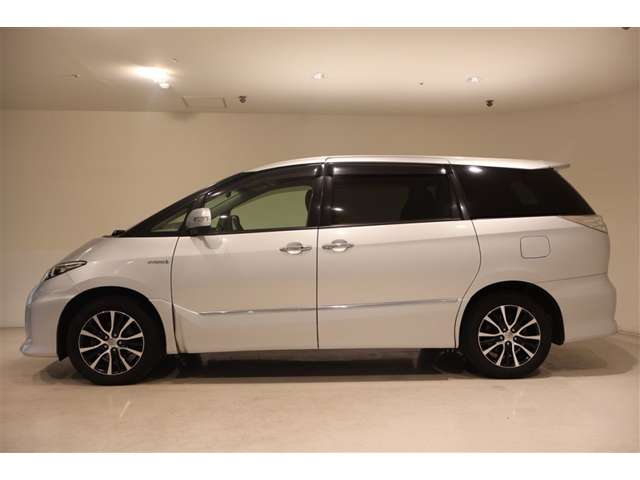Toyota Estima Hybrid 5
