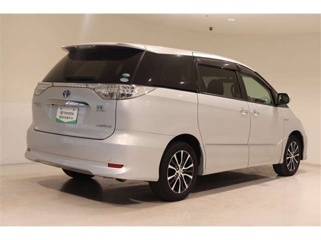 Toyota Estima Hybrid 7