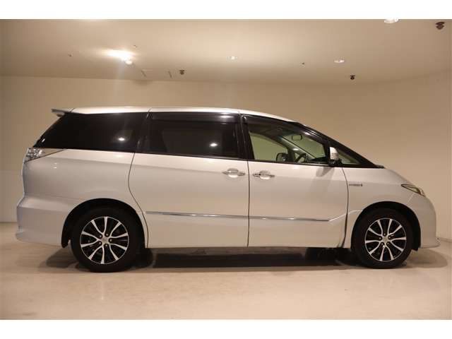 Toyota Estima Hybrid 9