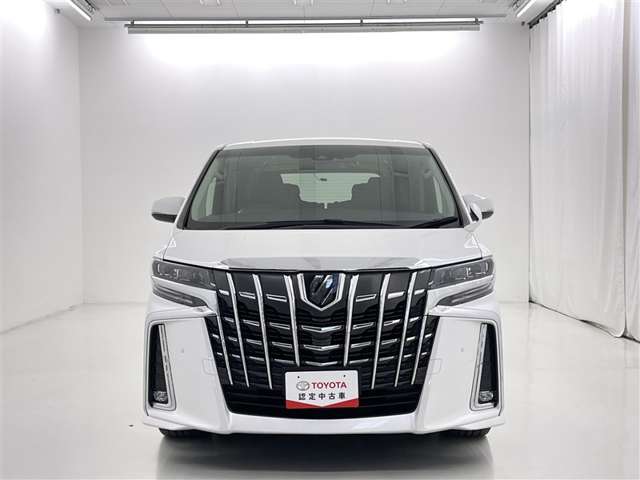 Toyota Alphard 4