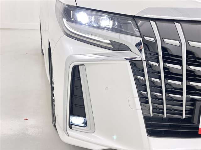 Toyota Alphard 8