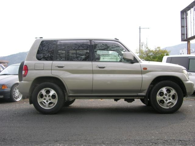 Mitsubishi Pajero iO 7