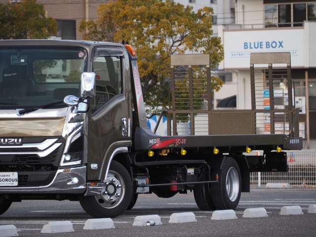 Isuzu Elf 9