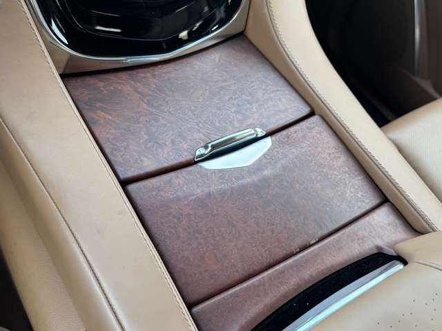 Cadillac エスカレード 11