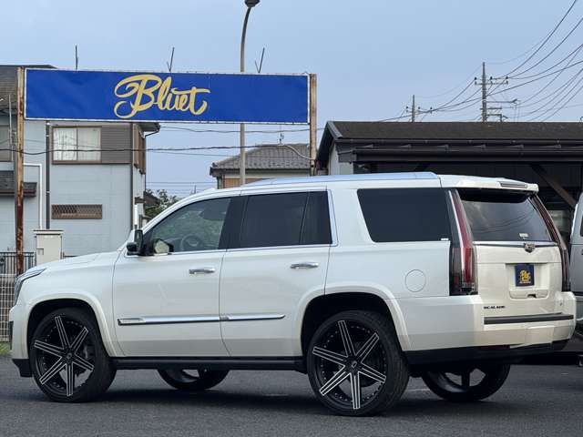Cadillac エスカレード 2