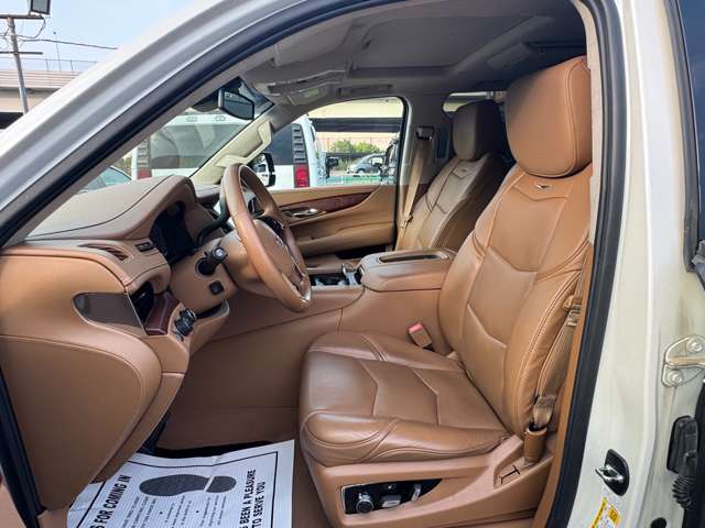 Cadillac エスカレード 6