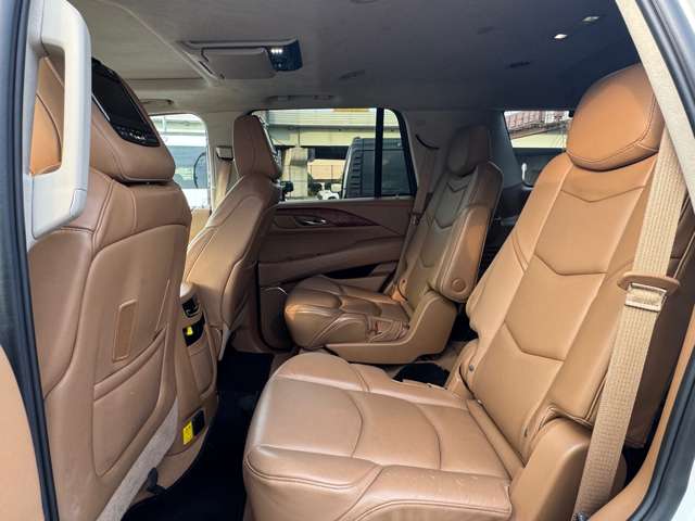 Cadillac エスカレード 7