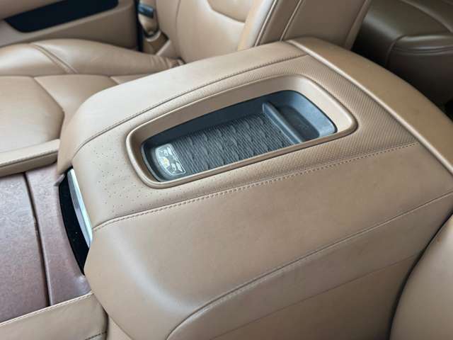 Cadillac エスカレード 10
