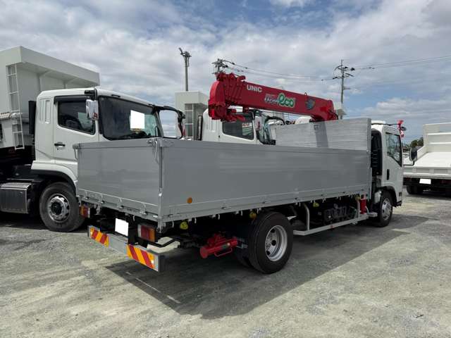 Isuzu Elf 3