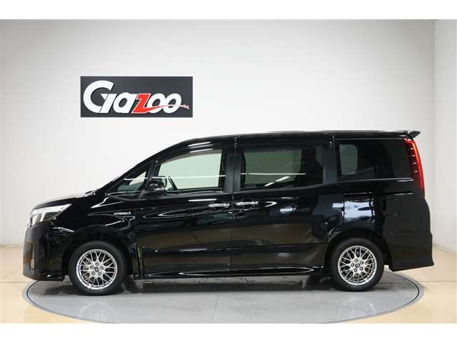 Toyota Noah 3