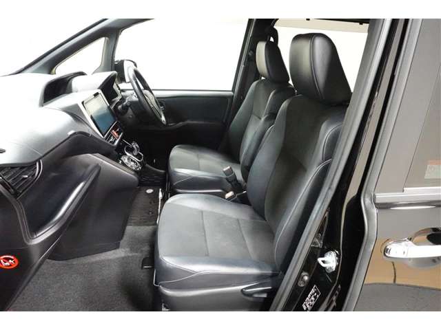 Toyota Noah 6