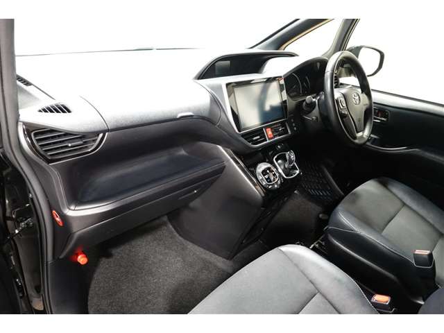 Toyota Noah 10
