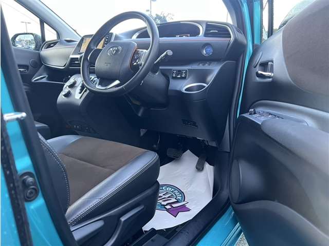 Toyota Sienta 7