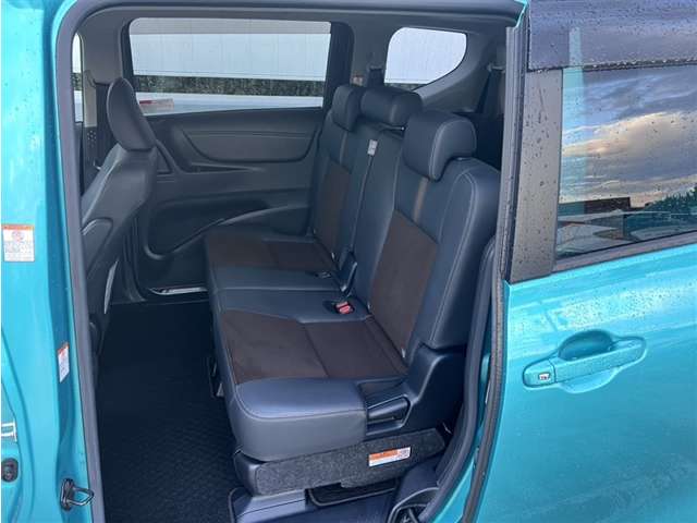 Toyota Sienta 8