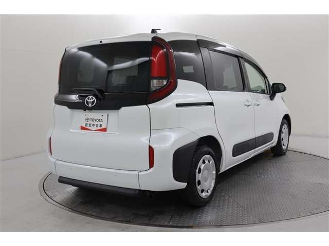 Toyota Sienta 10