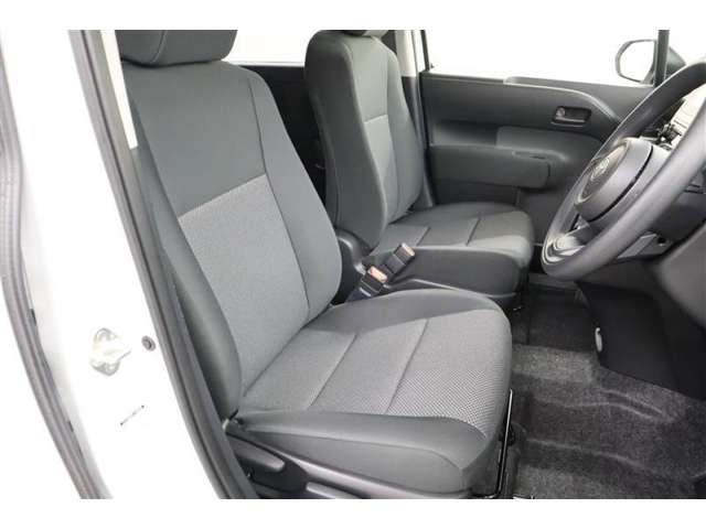 Toyota Sienta 11
