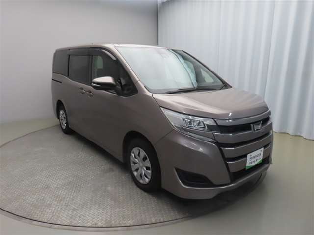 Toyota Noah 3