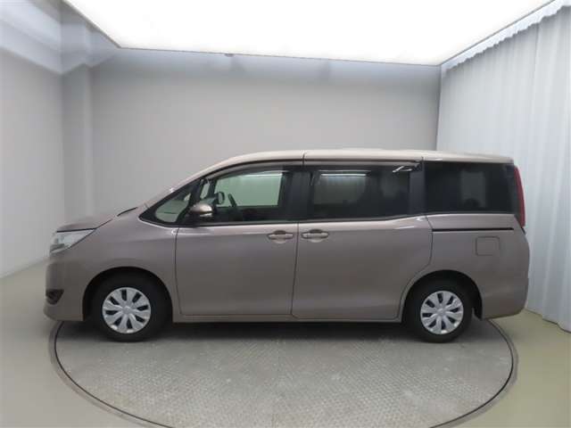 Toyota Noah 6