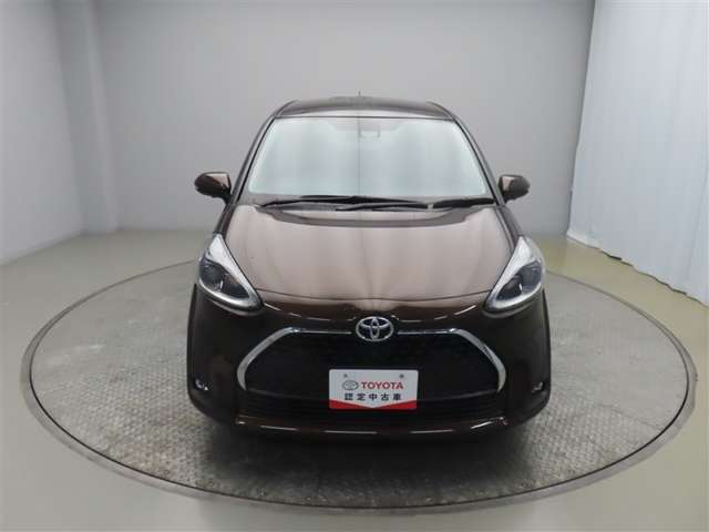 Toyota Sienta 2