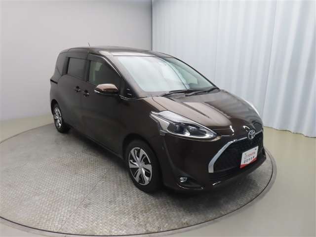 Toyota Sienta 3