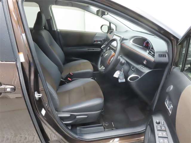 Toyota Sienta 7