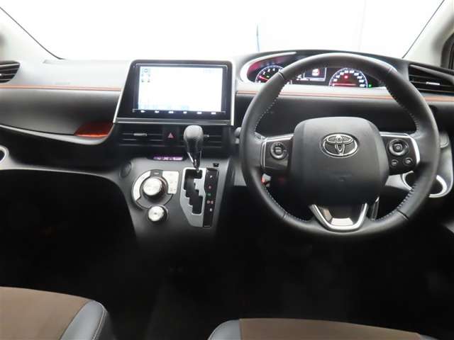Toyota Sienta 8